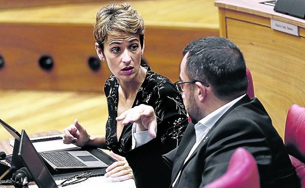 María Chivite, ayer en el pleno del Parlamento navarro.