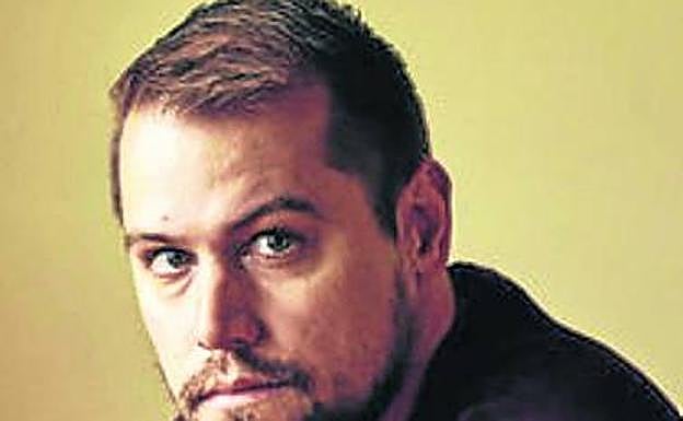 El teniente Ryan Graves.