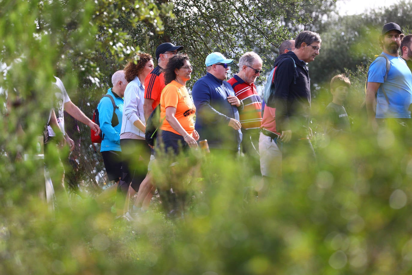 La popular cita ha reunido este año a cerca de dos mil participantes en un recorrido cargado de buen ambiente por el parque de Olárizu. Todo lo recaudado a través de las inscripciones para esta prueba que nació en 2012, coincidiendo con el reinado de Vitoria como 'Green Capital', irá destinado a la agencia de colocación de parados que Cáritas tiene en el barrio de Zaramaga.