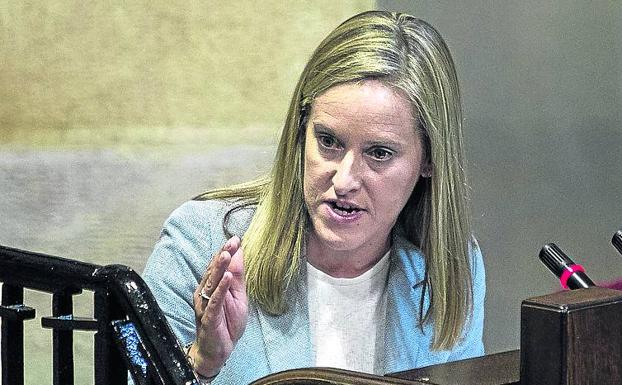 Amaya Fernández, portavoz del PP, durante el pleno.