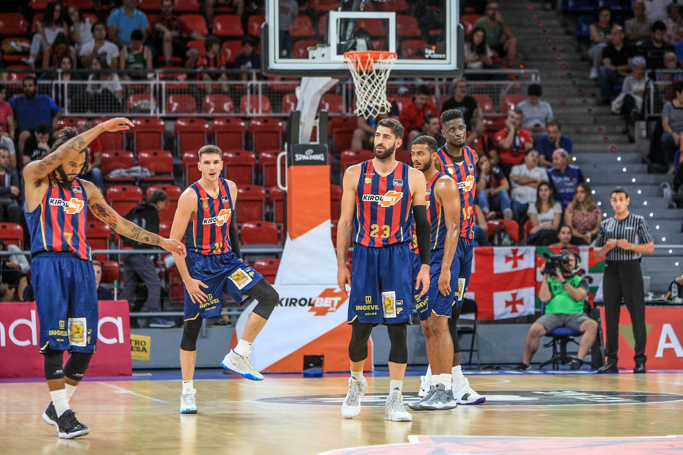 Fotos: Las fotos del Baskonia - Estudiantes