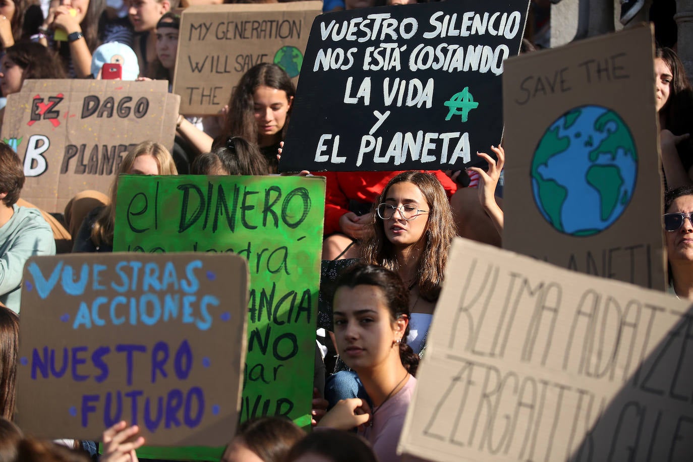 Fotos: Los estudiantes vizcaínos se manifiestan contra el cambio climático