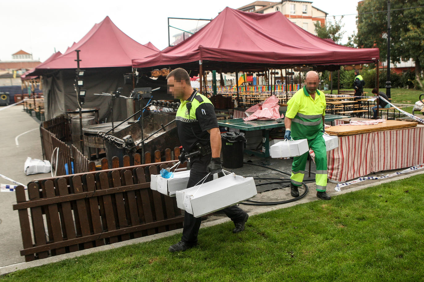 Fotos: La Policía Local clausura un puesto del Mercado Medieval