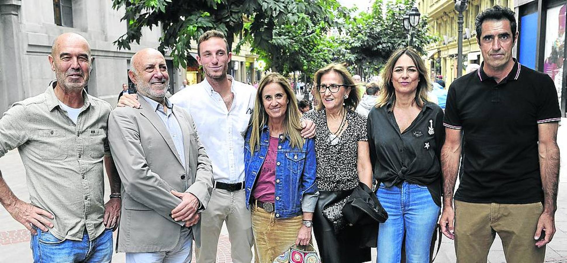 Jesús Valladolid, Fernando Fernández de Bovadilla, Mikel Barandiarán, Marta Valladolid, Rosa Campuzano, Yolanda Rodríguez y Daniel Rueda. 