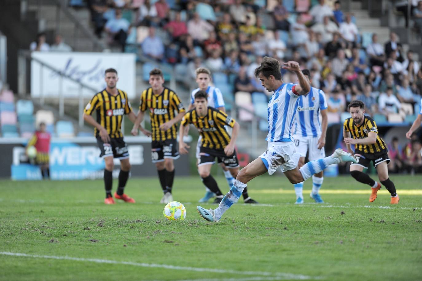 El conjunto fabril encajó la derrota más dura de su historia en casa en Segunda B