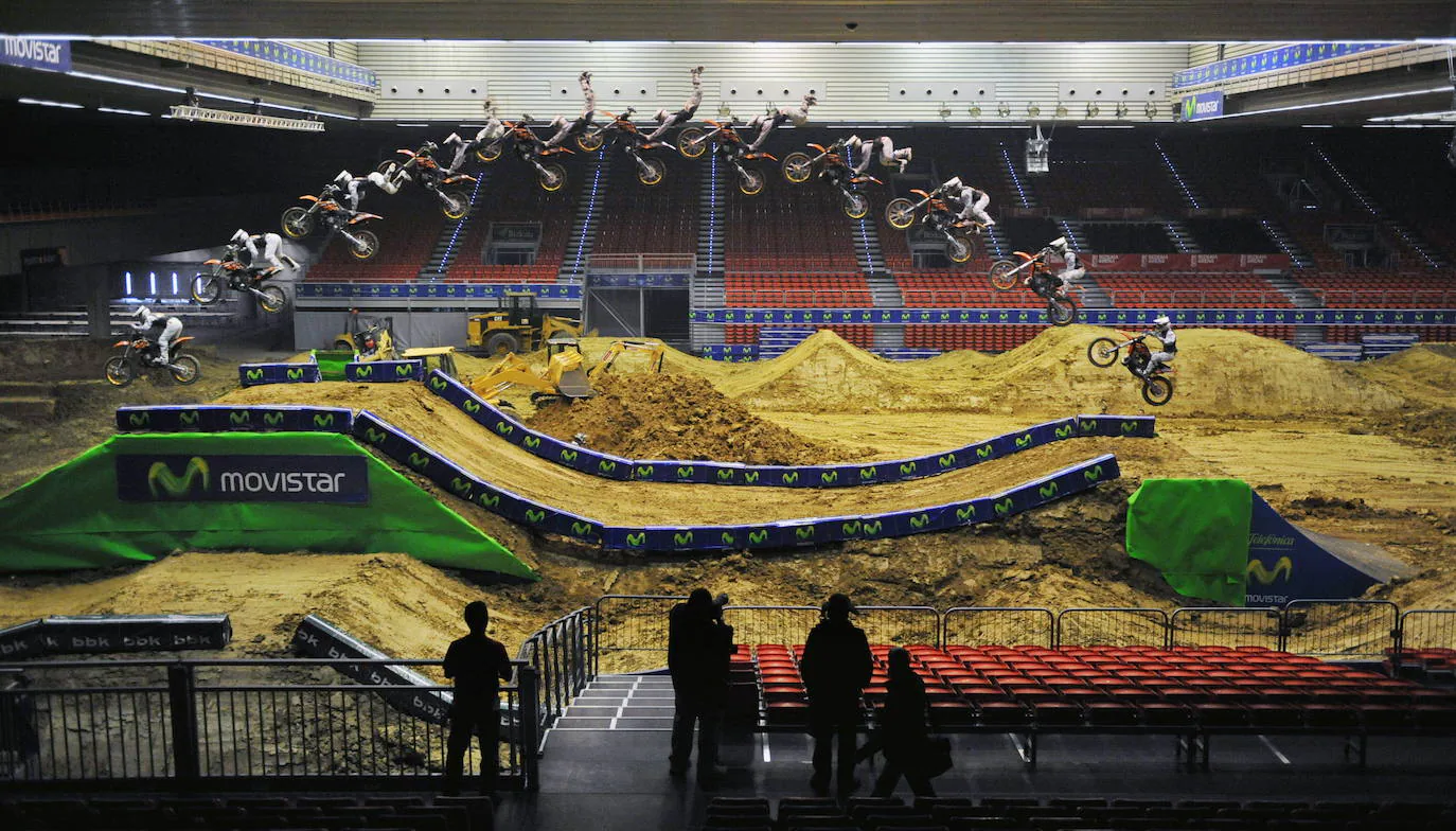 Entrenamiento para el Campeonato de Europa supercross que se celebró en Barakaldo, en 2009