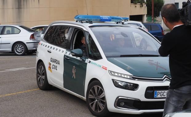 Llegada de Carmen Merino a los juzgados, a las 10.30 horas.
