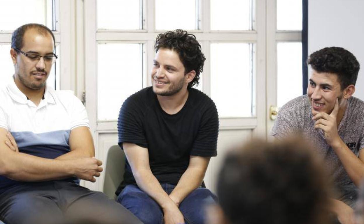 Lhoussein, con Mouad y Khalid a su derecha. 