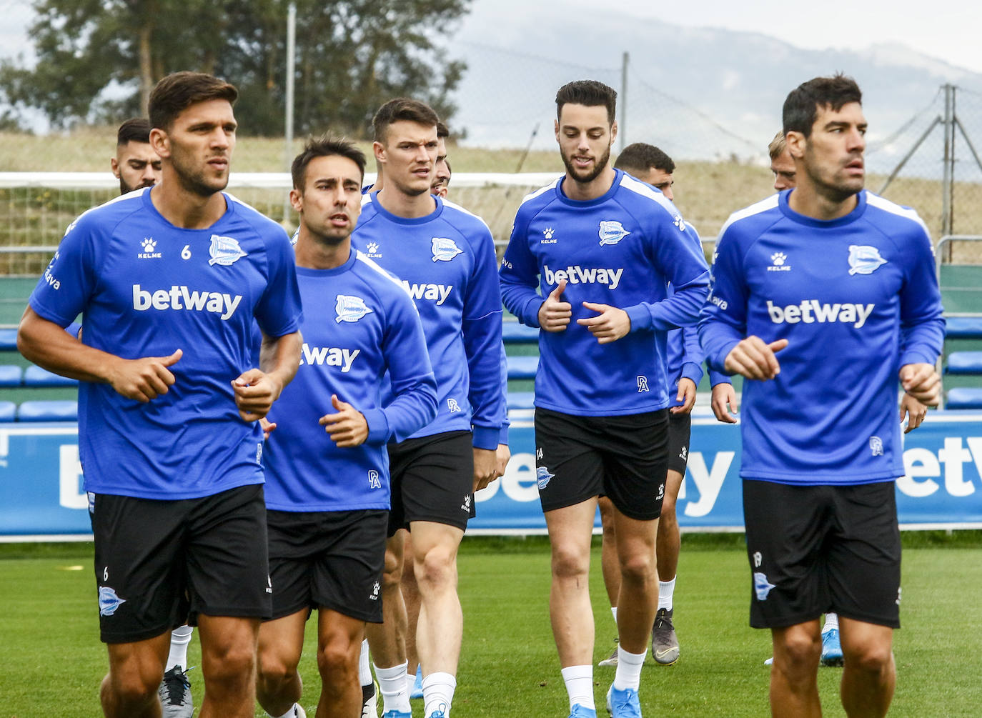 Burgui se ha ejercitado este viernes a pleno rendimiento, mientras que Pacheco parece haber superado las molestias en el empeine que le impidieron alinearse ante el Mallorca