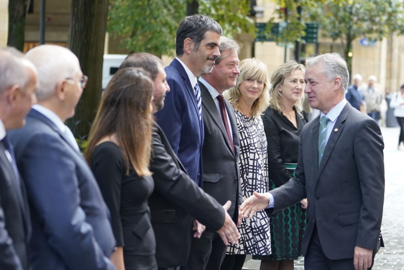 El diputado general de Gipuzkoa, Markel Olano, el lehendakari Urkullu y el presidente de Euskaltzaindia, Andrés Urrutia