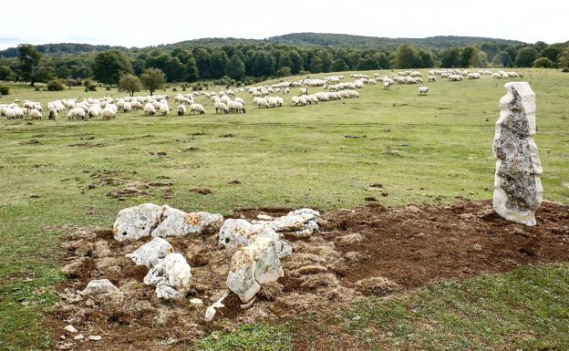 El dolmen con menhir de Legaire Norte. 