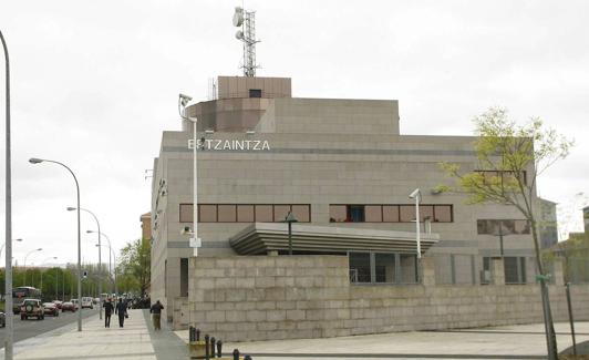 Comisaría de la Ertzaintza en la calle Portal de Foronda.