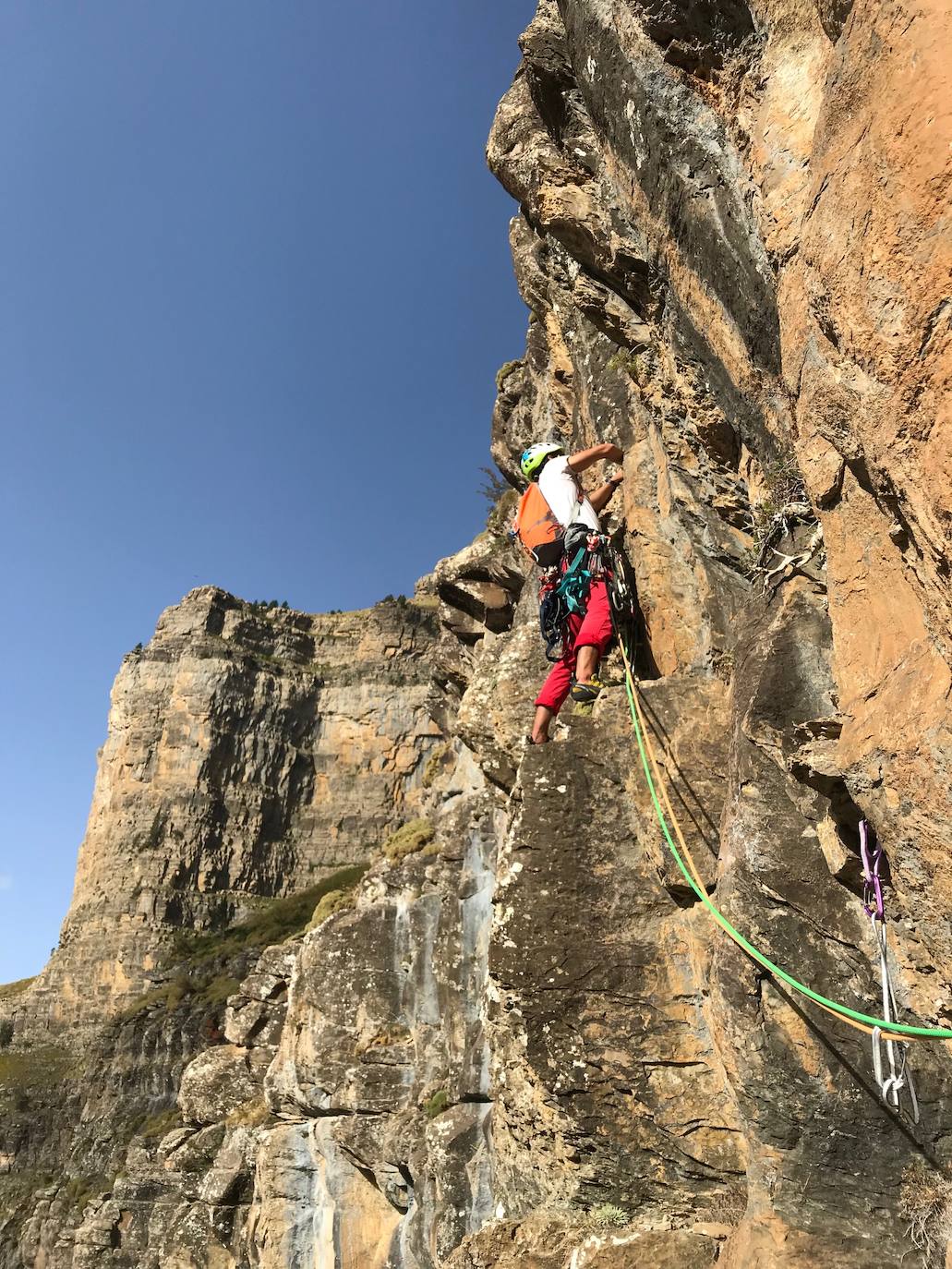 Las paredes de Ordesa impresionan por su verticalidad.