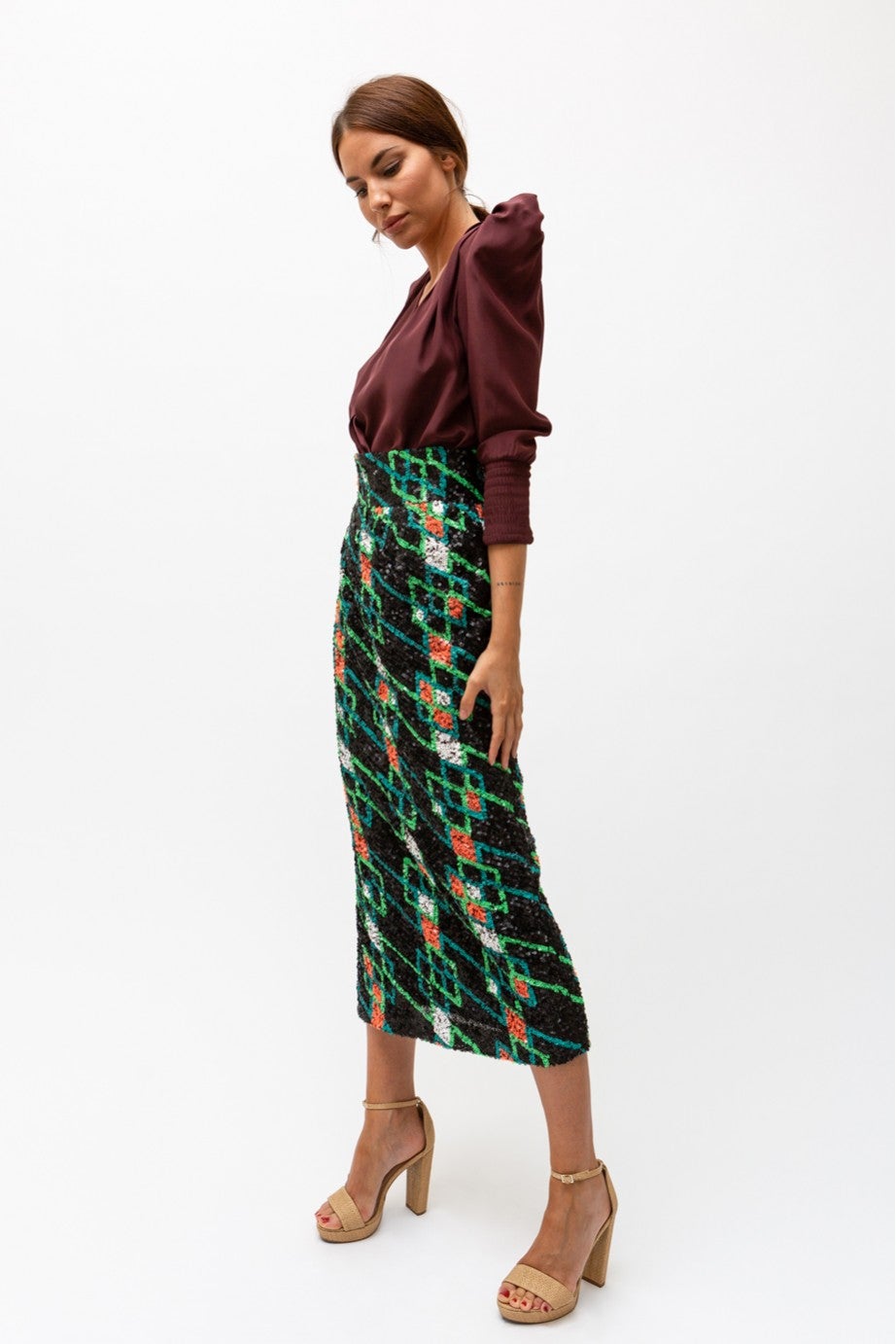 Inés Martín Alcalde, la firma que vistió a Nuria Roca en el enlace de Sergio Ramos y Pilar Rubio, comienza su gira por 12 ciudades españolas y hará parada en Vizcaya a partir del 16 de octubre