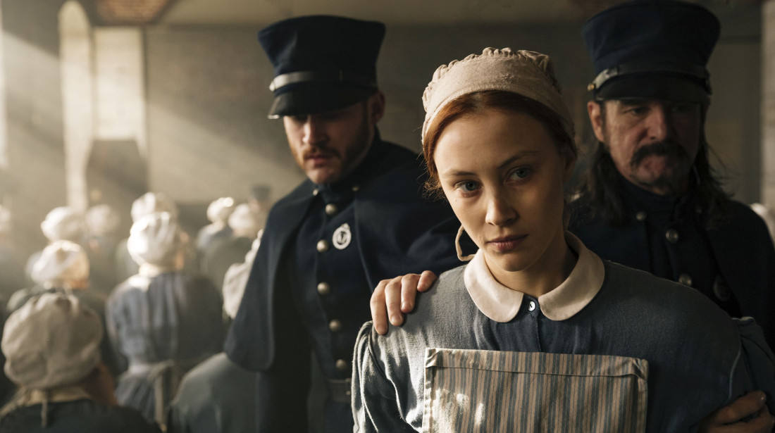 Alias Grace: Miniserie de 6 episodios basada en la historia real de Grace Marks, una joven inmigrante irlandesa y empleada doméstica en el Alto Canadá que fue condenada por el brutal asesinato de su jefe.