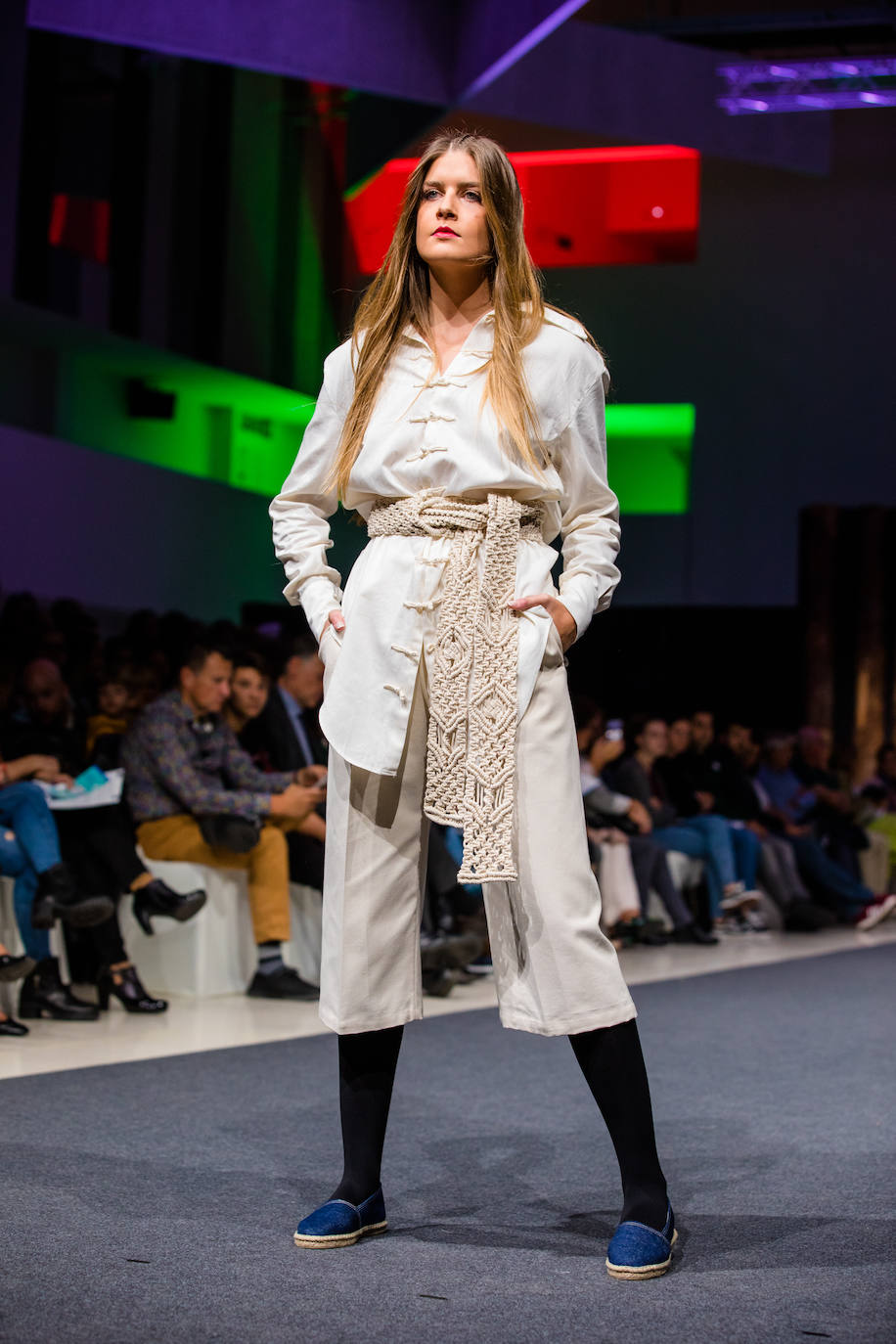 Propuestas sostenibles, diseños extravagantes y moda infantil han protagonizado la segunda jornada de la cita 'fashion' en el Palacio Europa de Vitoria