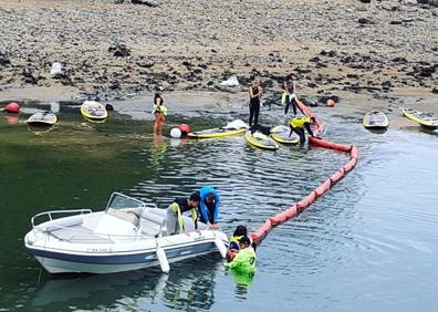 Imagen secundaria 1 - Aketza organiza 16 limpiezas de playas al año.