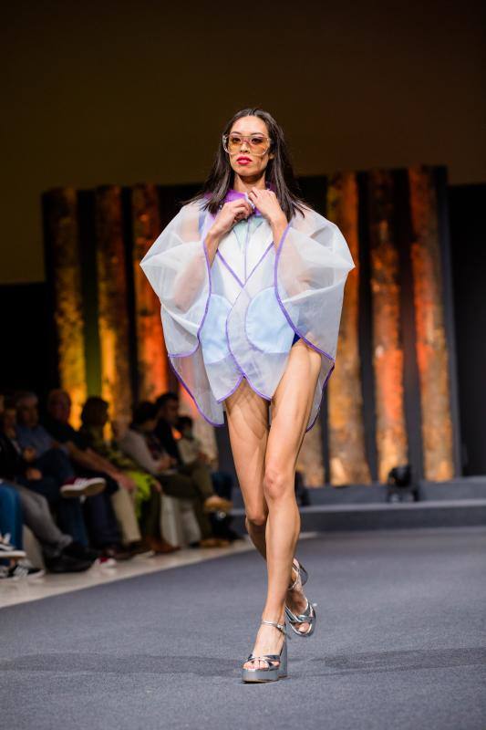 Las colecciones de La nieta de Inés, Rebeca Ruiz, Eder Aurre y la pareja formada por Miguel Gutiérrez y Cristina Lefter cerraron el Encuentro de Nuevos Creadores de Moda de la Pasarela Gasteiz On.