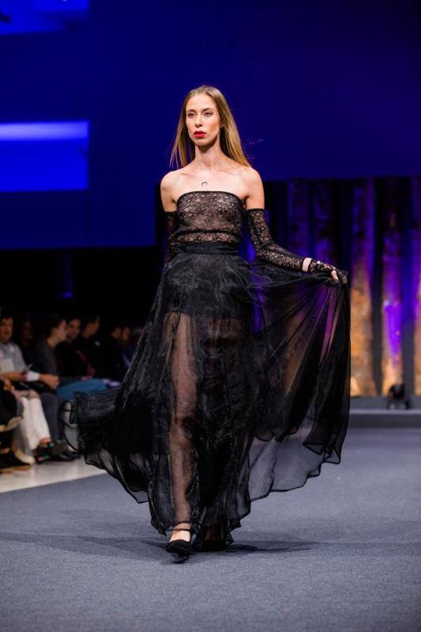 Las colecciones de La nieta de Inés, Rebeca Ruiz, Eder Aurre y la pareja formada por Miguel Gutiérrez y Cristina Lefter cerraron el Encuentro de Nuevos Creadores de Moda de la Pasarela Gasteiz On.