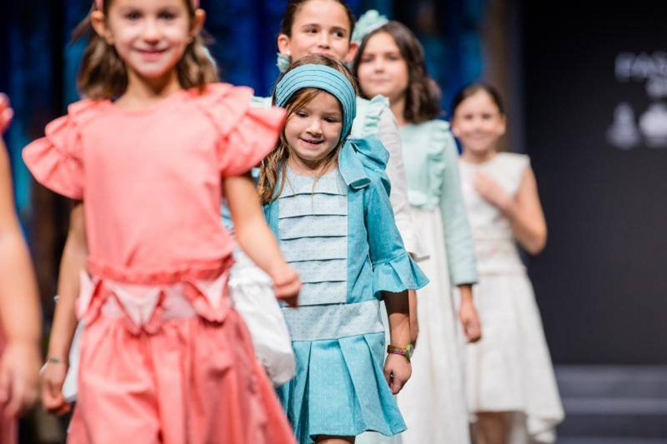 Las colecciones de La nieta de Inés, Rebeca Ruiz, Eder Aurre y la pareja formada por Miguel Gutiérrez y Cristina Lefter cerraron el Encuentro de Nuevos Creadores de Moda de la Pasarela Gasteiz On.