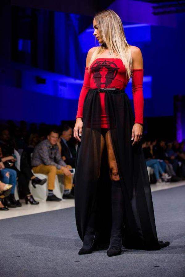 Las colecciones de La nieta de Inés, Rebeca Ruiz, Eder Aurre y la pareja formada por Miguel Gutiérrez y Cristina Lefter cerraron el Encuentro de Nuevos Creadores de Moda de la Pasarela Gasteiz On.