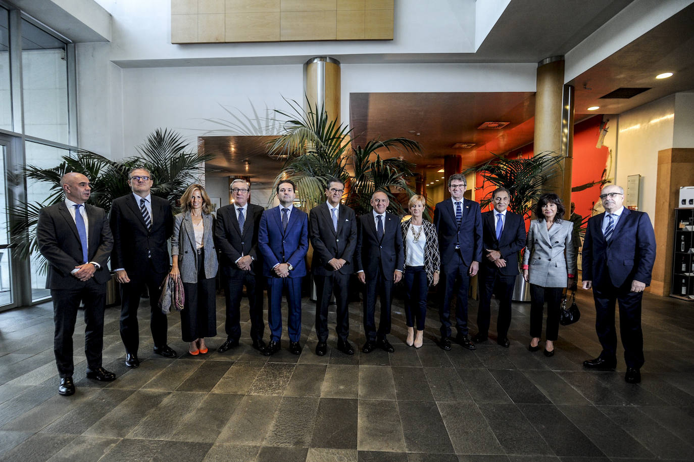 Xabier Egibar, Íñigo Barrenechea, Zuriñe Ortiz de Latierro, Pedro Elosegi, Ramón Solorzano, Enrique de Ybarra, Ramiro González, Arantxa Tapia, Gorka Urtaran, Txomin García, María Goti y José Miguel Santamaría