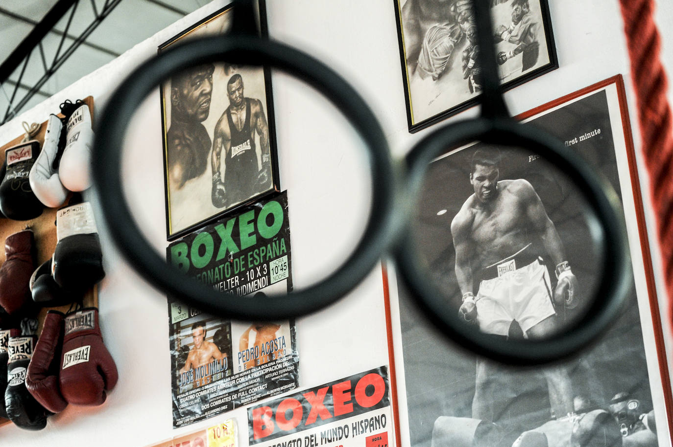 Con puño de hierro y guante de cuero, el gimnasio de Andoni Alonso, que no desentonaría para nada en Brooklyn, es el gran templo de los devotos del boxeo en Vitoria