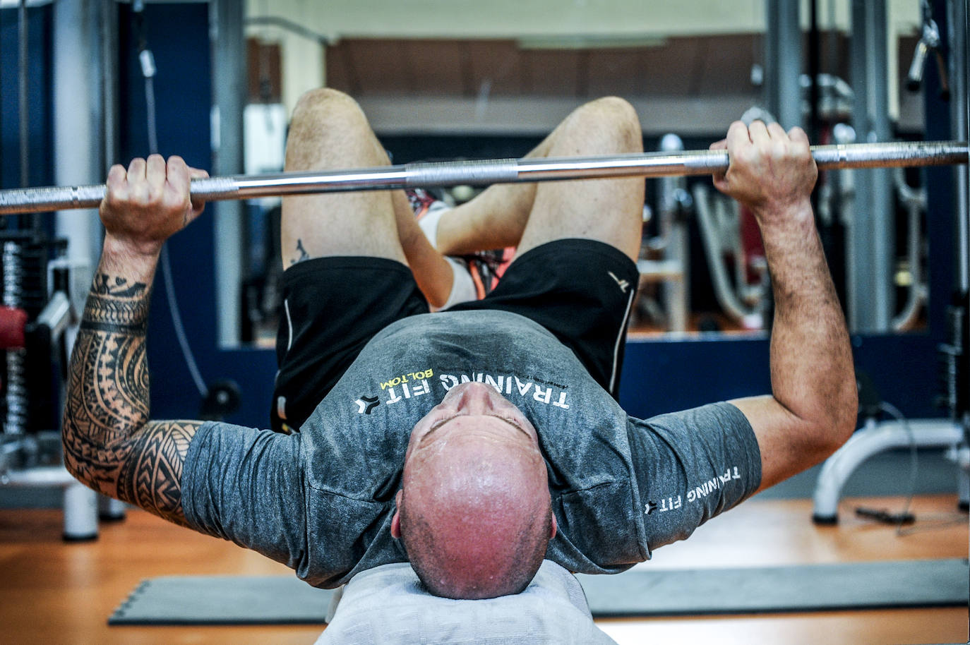 Con puño de hierro y guante de cuero, el gimnasio de Andoni Alonso, que no desentonaría para nada en Brooklyn, es el gran templo de los devotos del boxeo en Vitoria