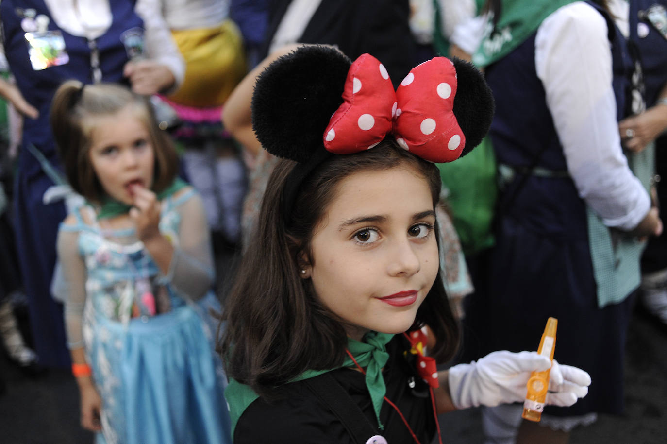 Miles de personas han asistido al txupinazo y desfile de los 'Sanfaustos'. 