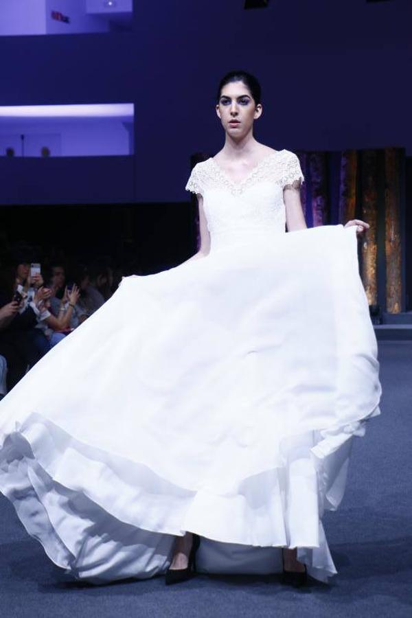 Algunas de las propuestas de La Couture, Atelier Vitoria y Ríos Moda que desfilaron por la Pasarela Gasteiz On. Ríos mostró también moda urbana.