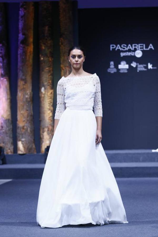 Algunas de las propuestas de La Couture, Atelier Vitoria y Ríos Moda que desfilaron por la Pasarela Gasteiz On. Ríos mostró también moda urbana.