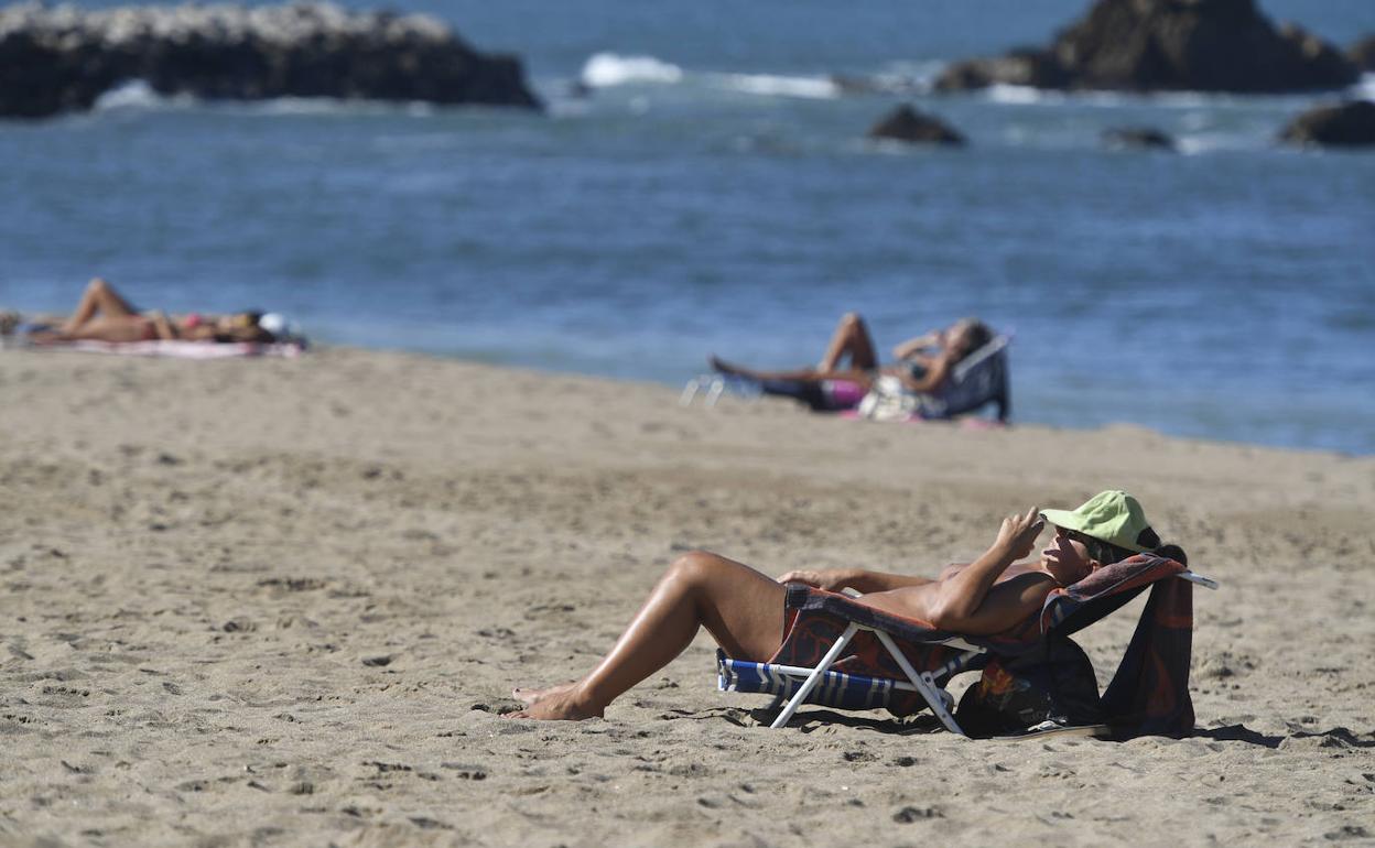 Imagen de la playa de Arrigunaga ayer.