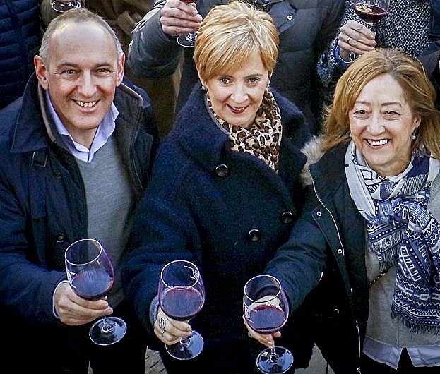 González, Tapia y García de Salazar, en una feria en Lapuebla.