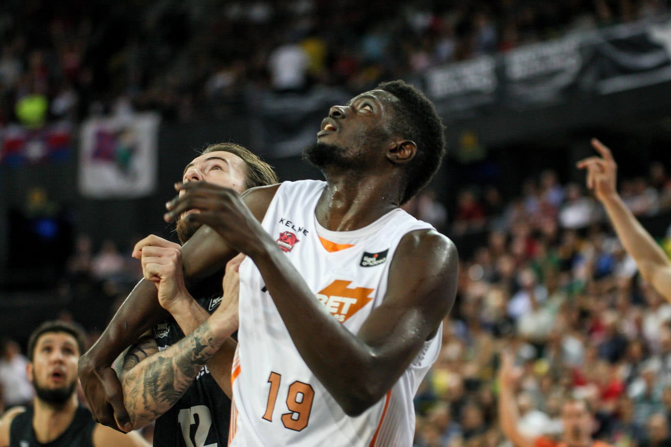 Las fotografías dle partido correspondiente a la cuarta jornada de la Liga Endesa ACB entre los vizcaínos y alaveses