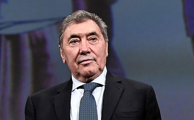Eddy Merckx, hospitalizado tras un golpe en la cabeza al caerse de la bici