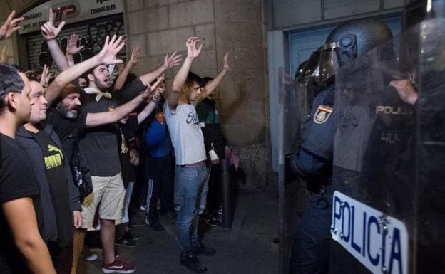 'Sentencia del procés': máxima tensión ante la Jefatura de la Policía Nacional en Barcelona