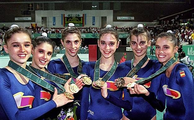 Las 'niñas de oro' de Atlanta 96. De izquierda a derecha, Nuria Cabanillas, Tania Lamarca, Lorena Guréndez, Estíbaliz Martínez, Marta Baldó y Estela Giménez. Todas tenían entre 15 y 17 años.