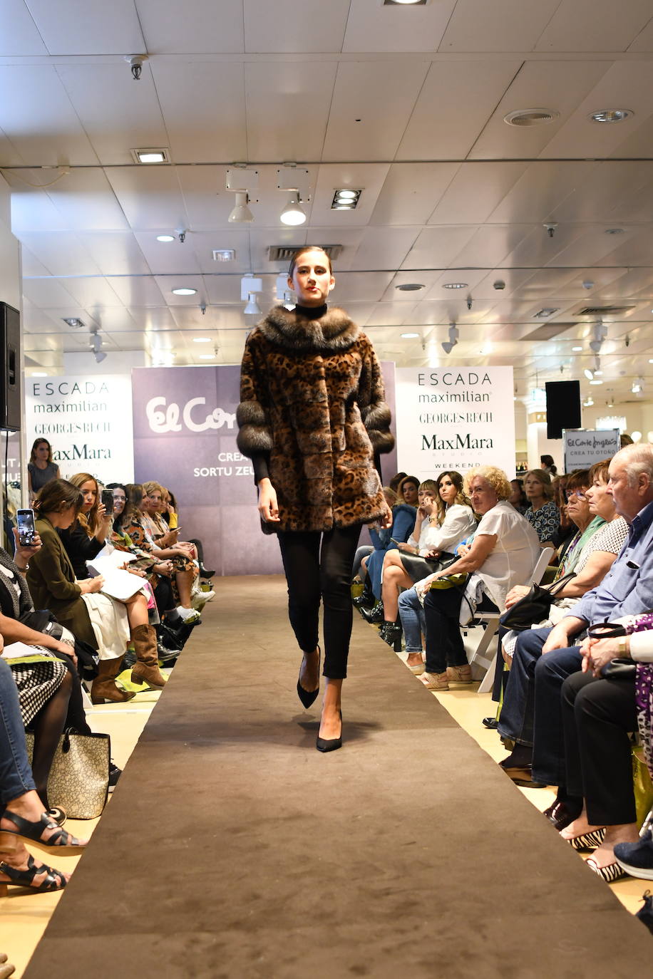 Fotos: Todo lo que se lleva este otoño toma la pasarela de El Corte Inglés de Bilbao