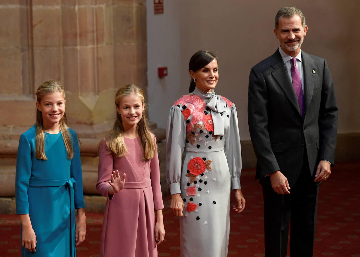 Fotos: Letizia, renovada: 15 años después apuesta por la firma que la vistió de novia