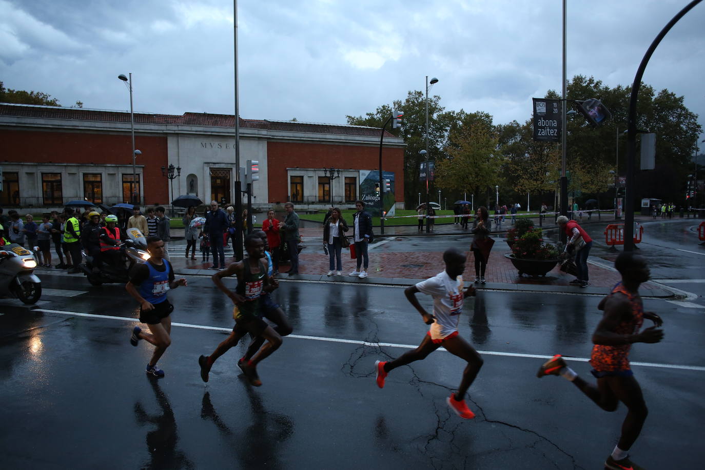 Fotos: Maratón nocturno en Bilbao