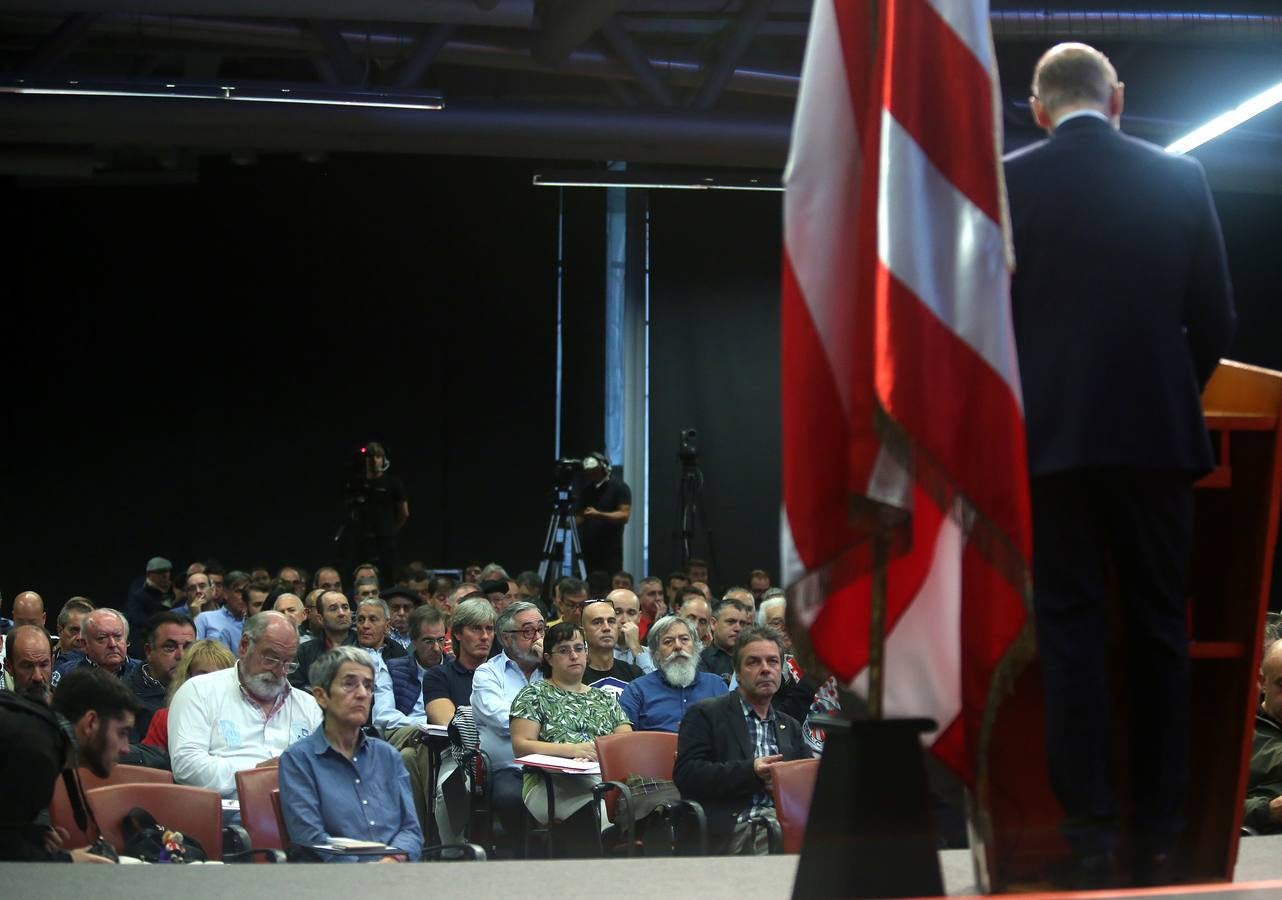 Fotos: Primera asamblea de socios compromisarios de Elizegi como presidente del Athletic