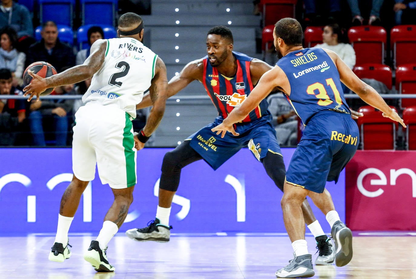 Fotos: El Baskonia - Betis, en imágenes