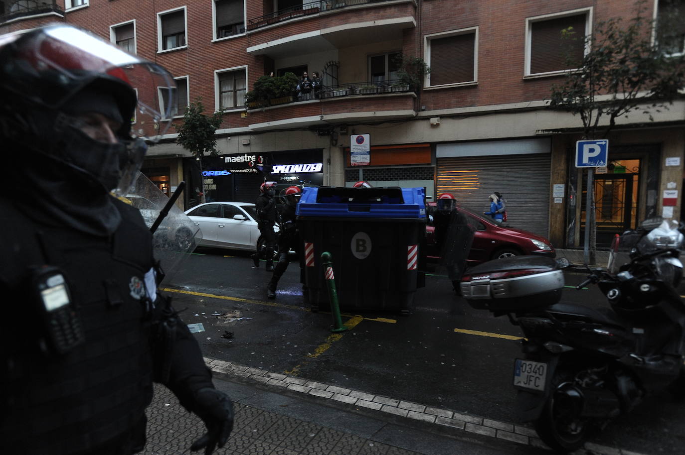 Fotos: Incidentes en Bilbao por una protesta contra el mitin de Vox