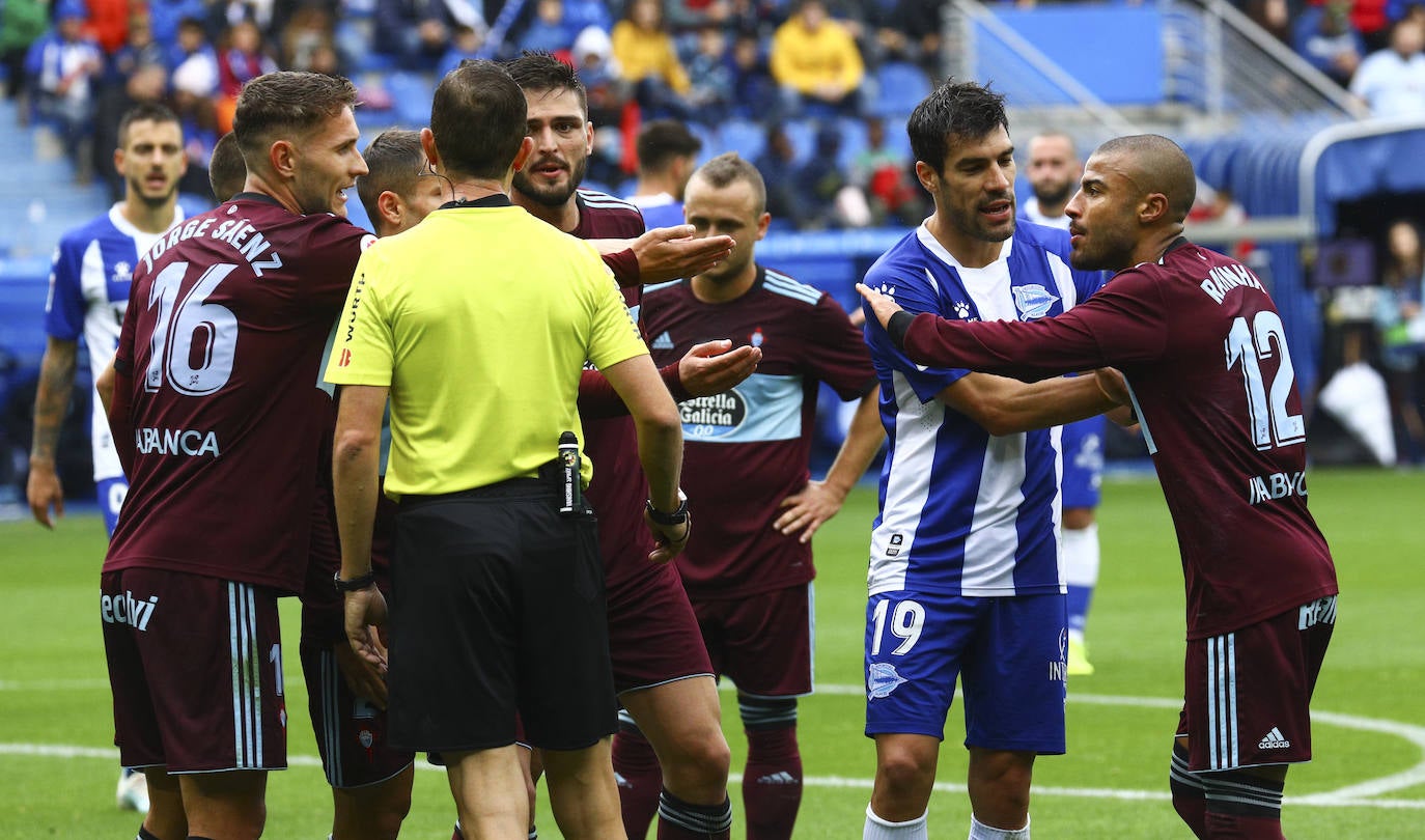 Fotos: Las imágenes del Alavés - Celta