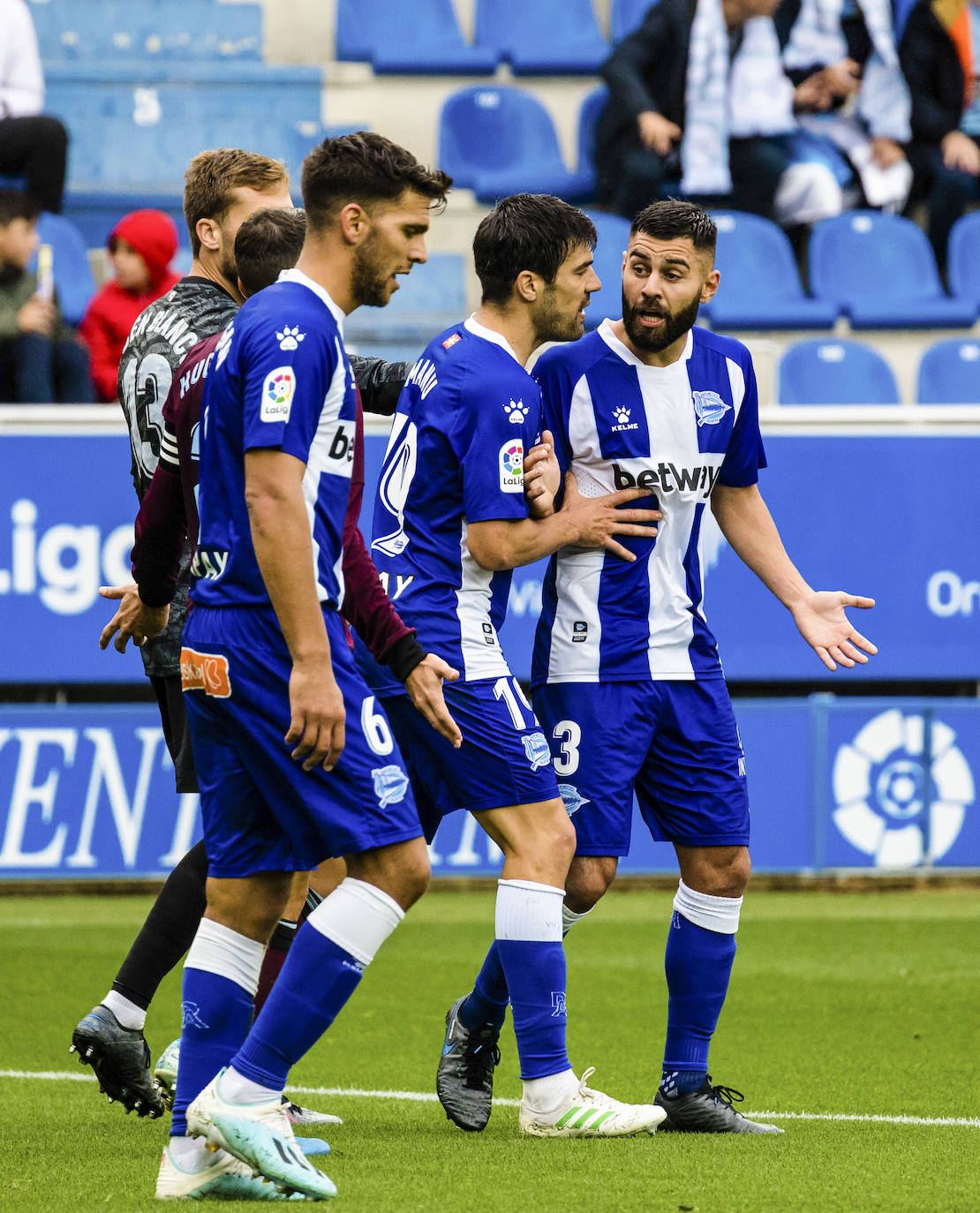 Fotos: Las imágenes del Alavés - Celta