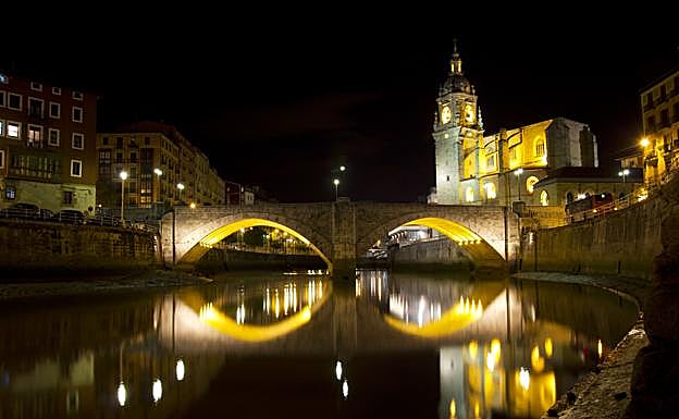 El puente y la iglesia de San Antón.