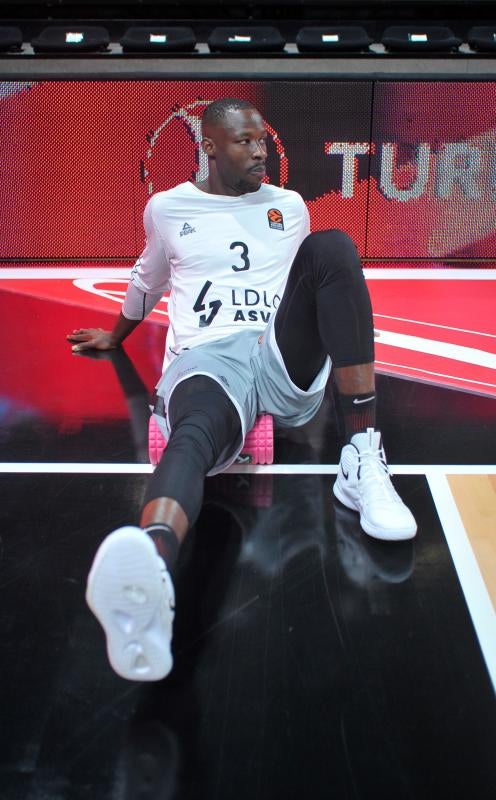 Fotos: Las mejroes imágenes del Asvel - Baskonia