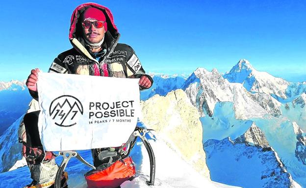 Nirmal Purja, en su ascensión al Gasherbrum II a mediados de julio.