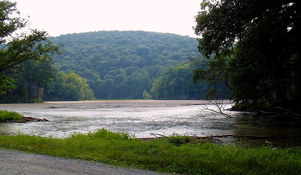 25. Shades of Death Road (condado de Warren, Nueva Jersey) | La carretera, además, bordea un lago, más conocido como el 'Lago fantasma' ya que en él se han protagonizado frecuentes e inexplicables sucesos de actividad paranormal.