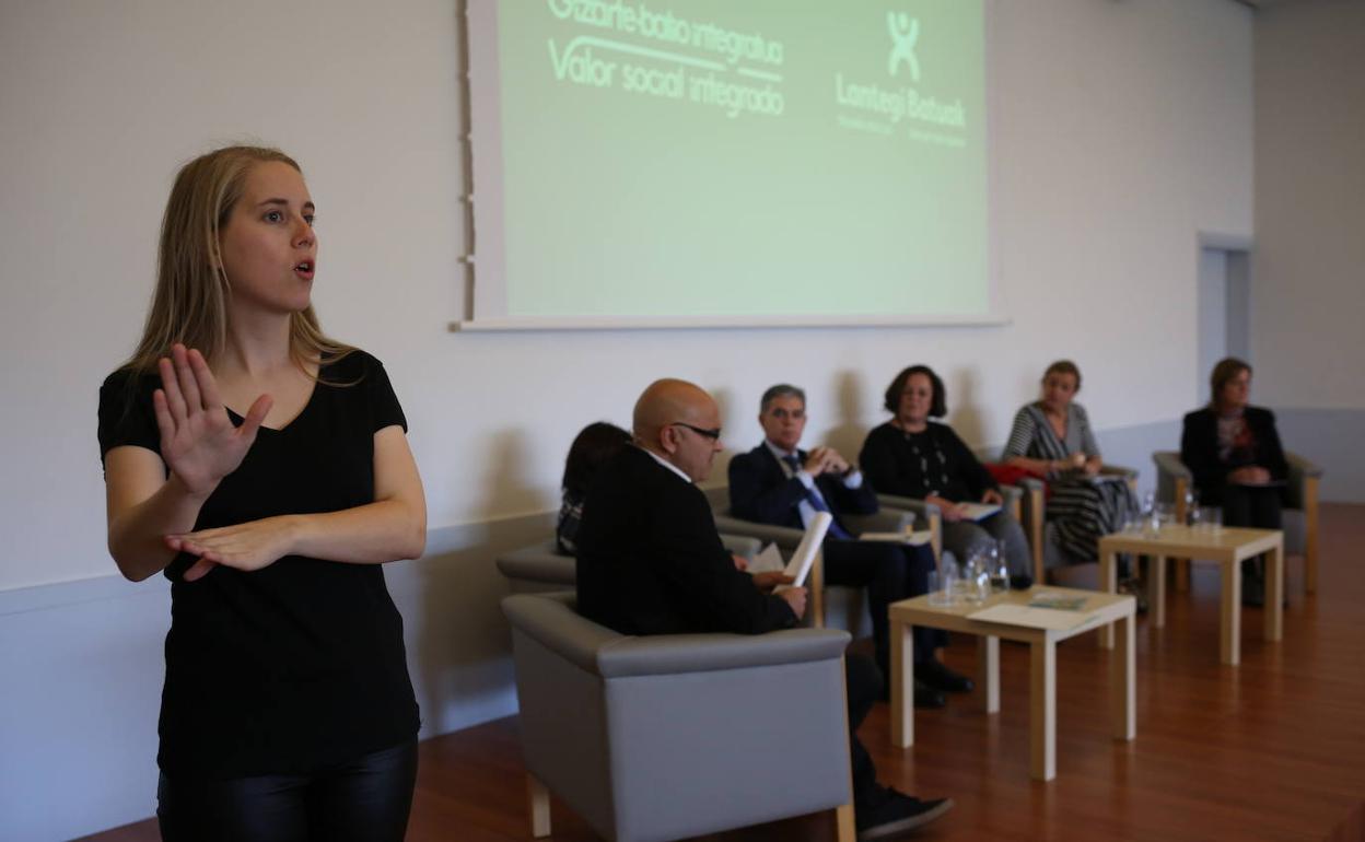 Lantegi Batuak ha celebrado este jueves un acto en Bilbao con usuarios y familiares.